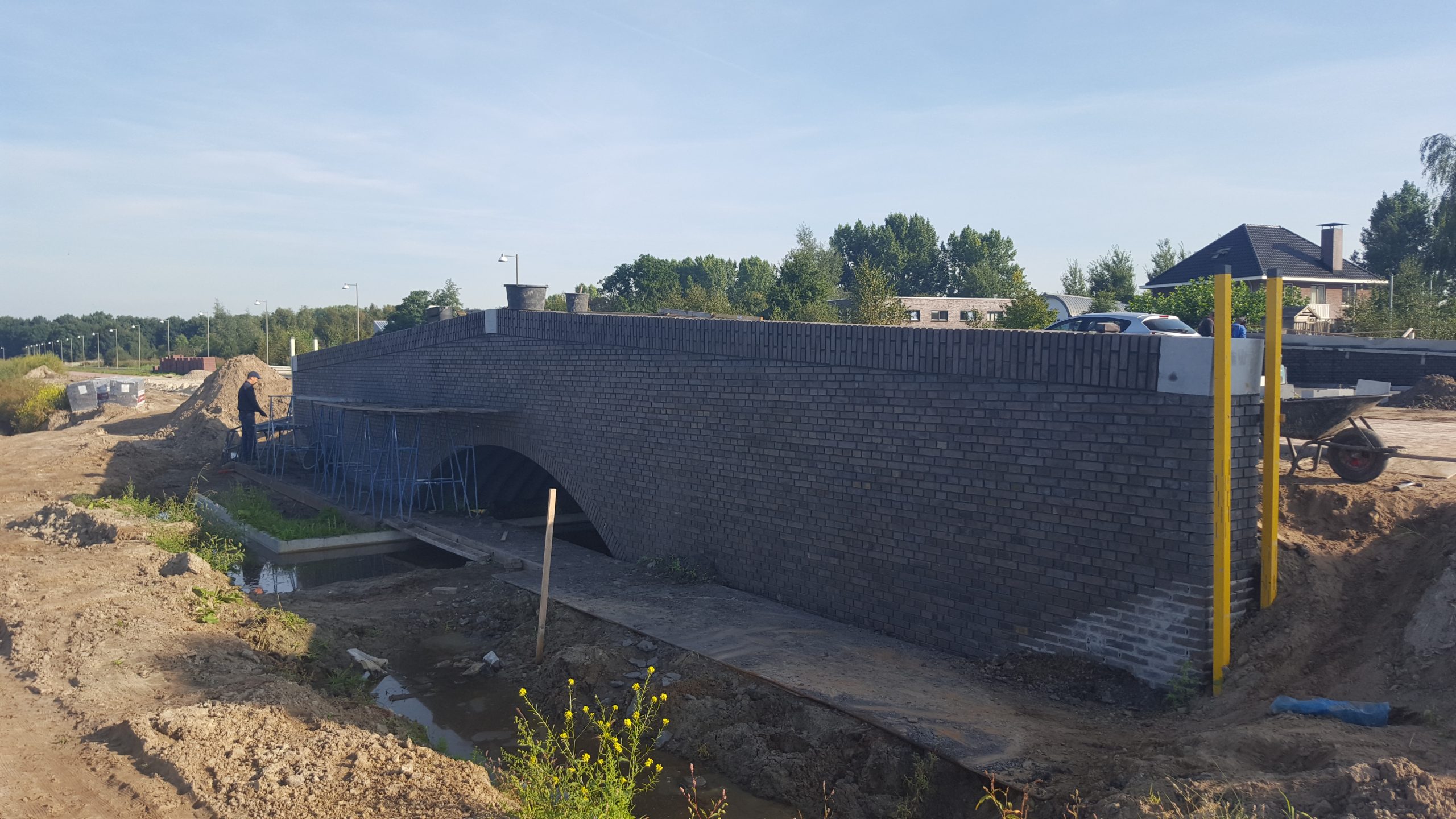 Nieuwe metselwerk brug op bouwlocatie, civiele bouw