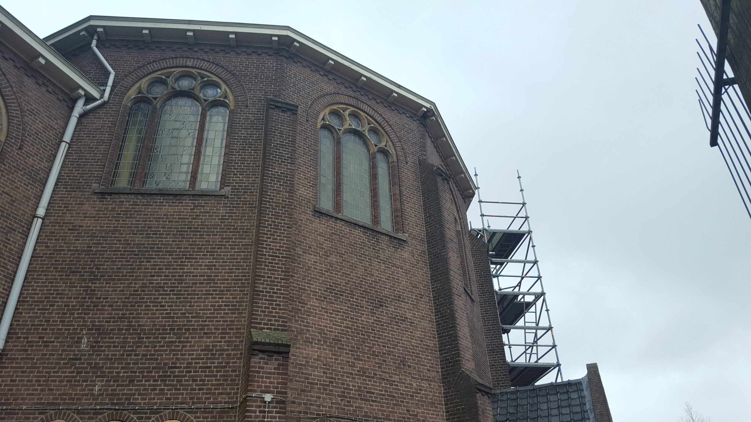 Restauratie van historisch gebouw met steiger — Gestebouw voor renovatie en restauratie
