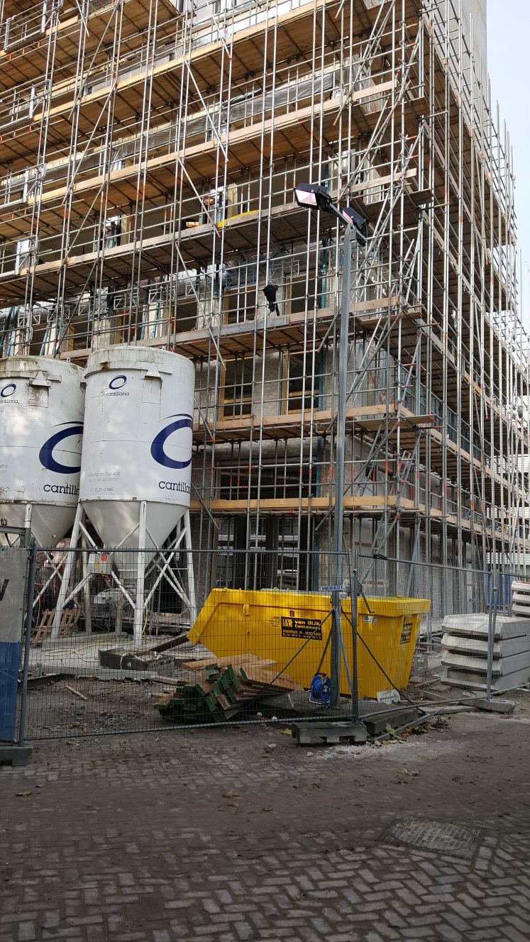 Bouwplaats nieuwbouw Van der Valk hotel Amsterdam — project in aanbouw
